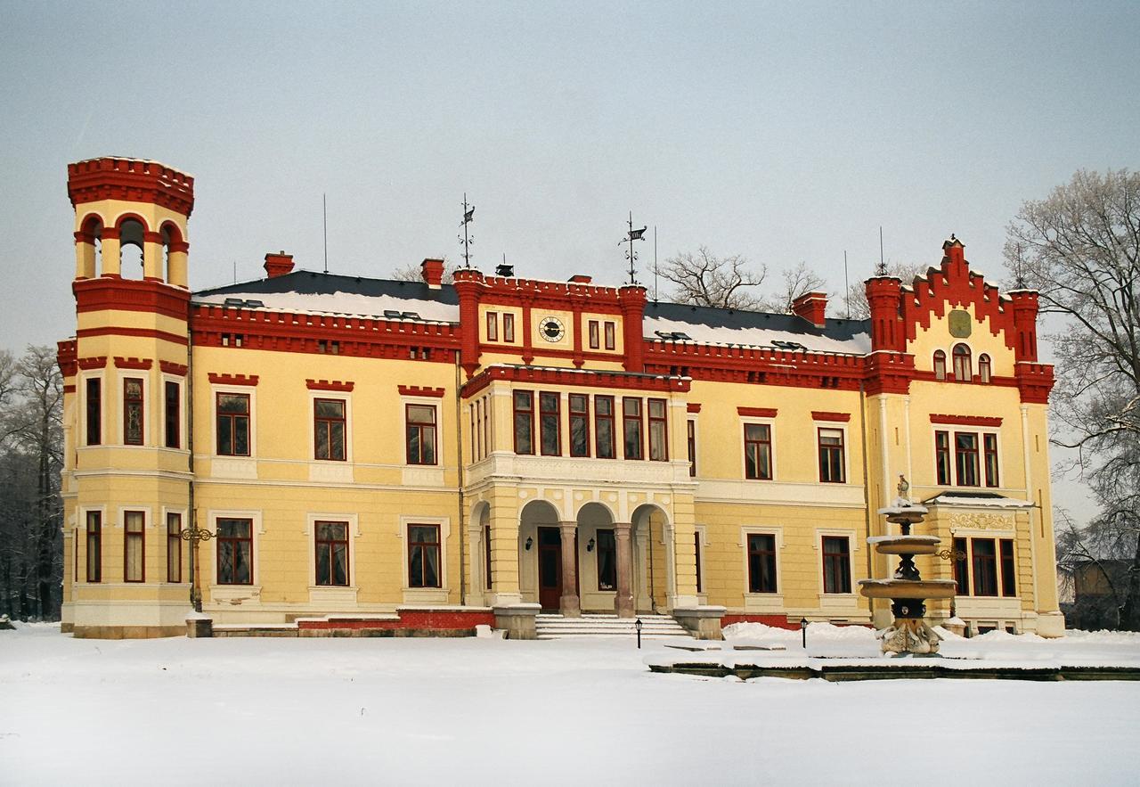 Hotel Zamek Mostov Exterior foto